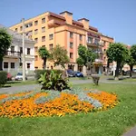 Aparthotel Plaza 4*