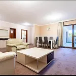 Plaza Aparthotel 4*