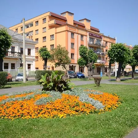 Appart hôtel Plaza 4*