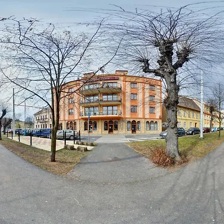 Aparthotel Plaza