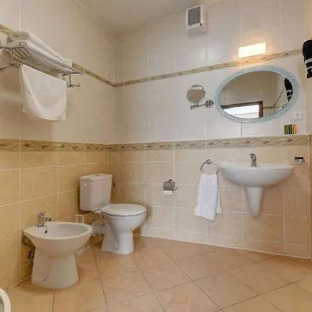 Aparthotel Plaza