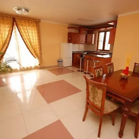 Aparthotel Plaza 4*
