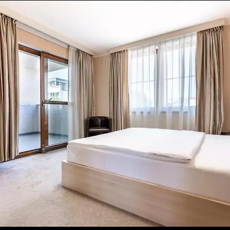Plaza Aparthotel