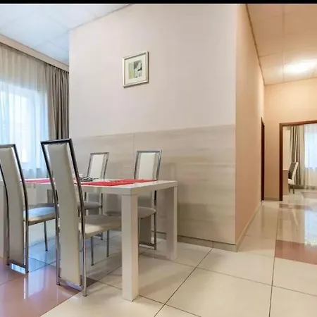 Aparthotel Plaza 4*