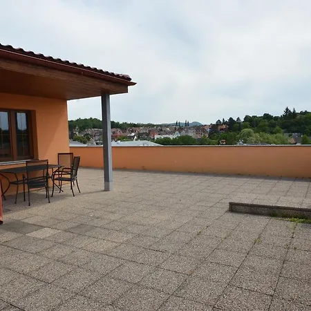 特普利莱广场酒店 4*