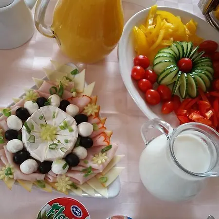 Plaza Aparthotel 4*