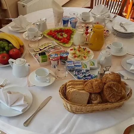 特普利莱广场酒店