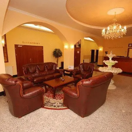 特普利莱广场酒店 公寓式酒店 4*