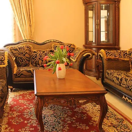 Plaza Aparthotel 4*