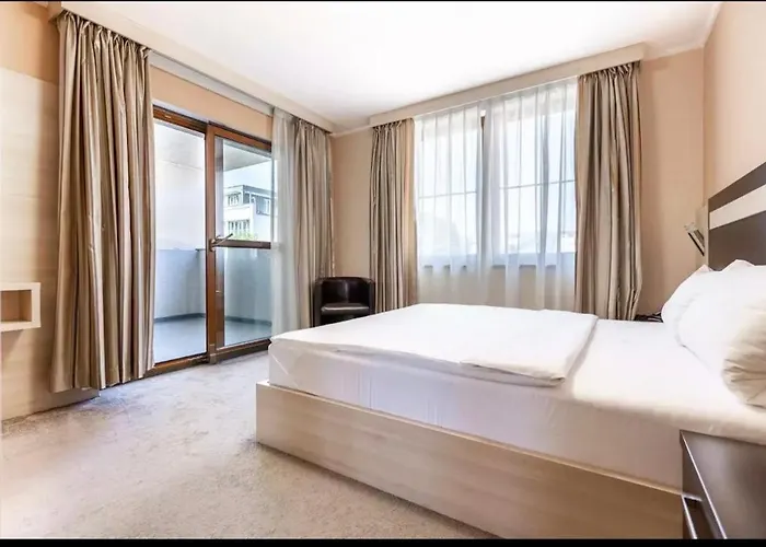Plaza Aparthotel