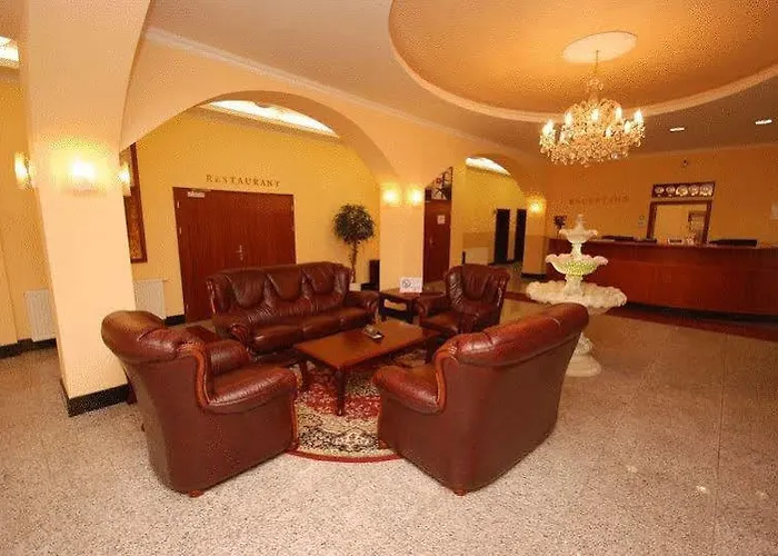 Plaza Ξενοδοχείο με διαμερίσματα 4*